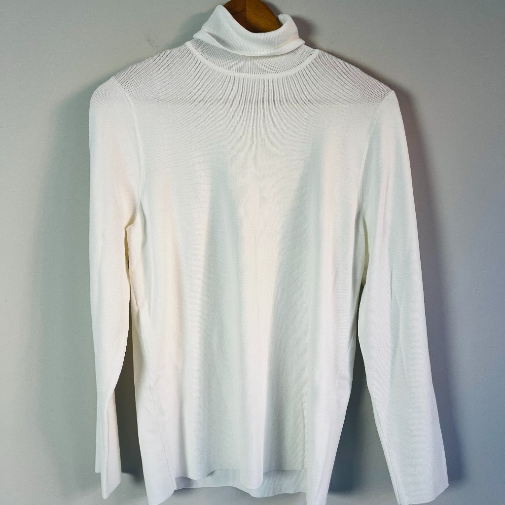 2/$30 Chico's Cream Turtle Neck Sweater 2